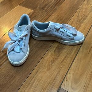 Puma sneakers with ribbon laces